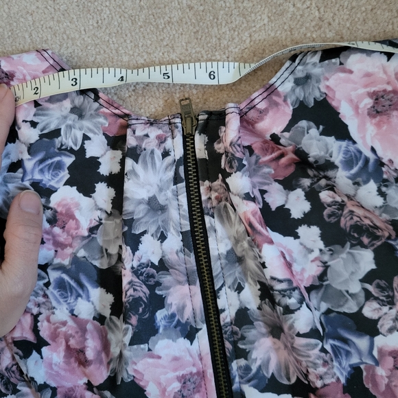 Floral dress - Picture 9 of 9